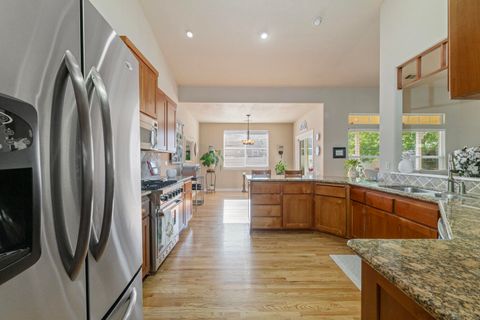 Tiny photo for 128 Oak Point Drive, Eagle Point, OR 97524 (MLS # 220221190)