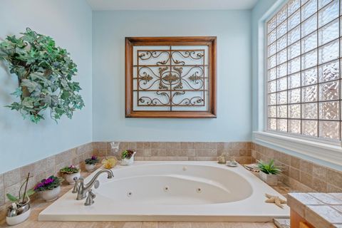 Tiny photo for 128 Oak Point Drive, Eagle Point, OR 97524 (MLS # 220221190)