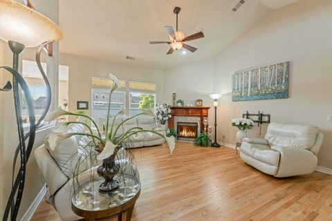 Tiny photo for 128 Oak Point Drive, Eagle Point, OR 97524 (MLS # 220221190)