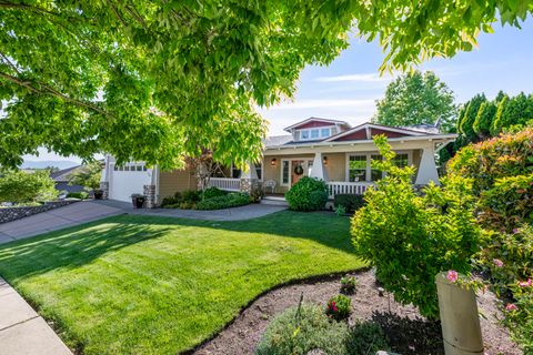 Tiny photo for 128 Oak Point Drive, Eagle Point, OR 97524 (MLS # 220221190)
