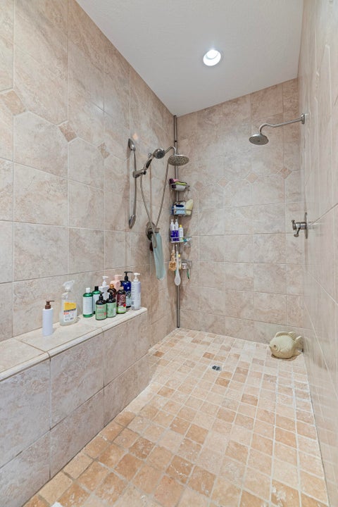 Tiny photo for 128 Oak Point Drive, Eagle Point, OR 97524 (MLS # 220221190)