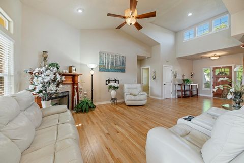 Tiny photo for 128 Oak Point Drive, Eagle Point, OR 97524 (MLS # 220221190)