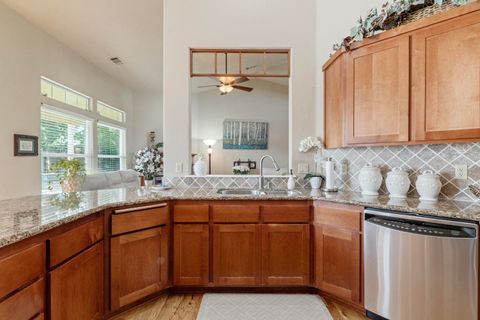 Tiny photo for 128 Oak Point Drive, Eagle Point, OR 97524 (MLS # 220221190)