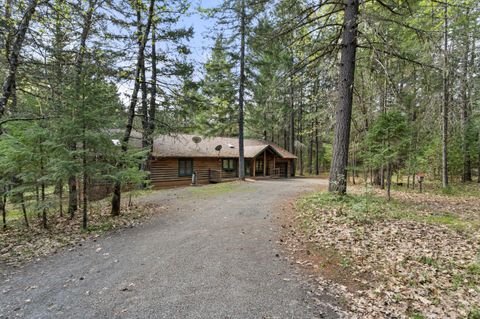 Tiny photo for 453 Glendon Road, Kerby, OR 97531 (MLS # 220219959)