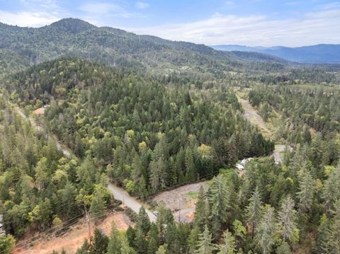 Tiny photo for 453 Glendon Road, Kerby, OR 97531 (MLS # 220219959)