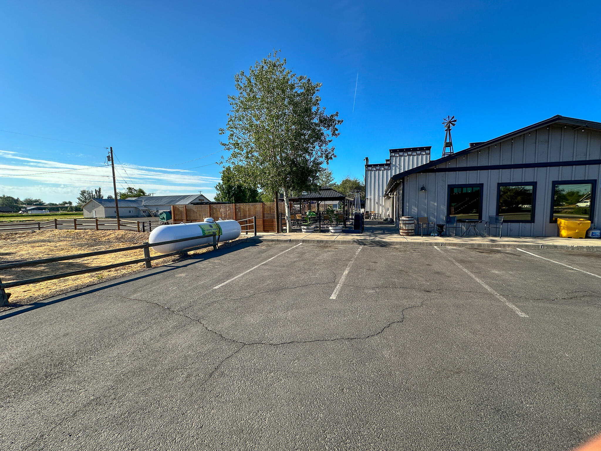 Hillman - Commercial Sale