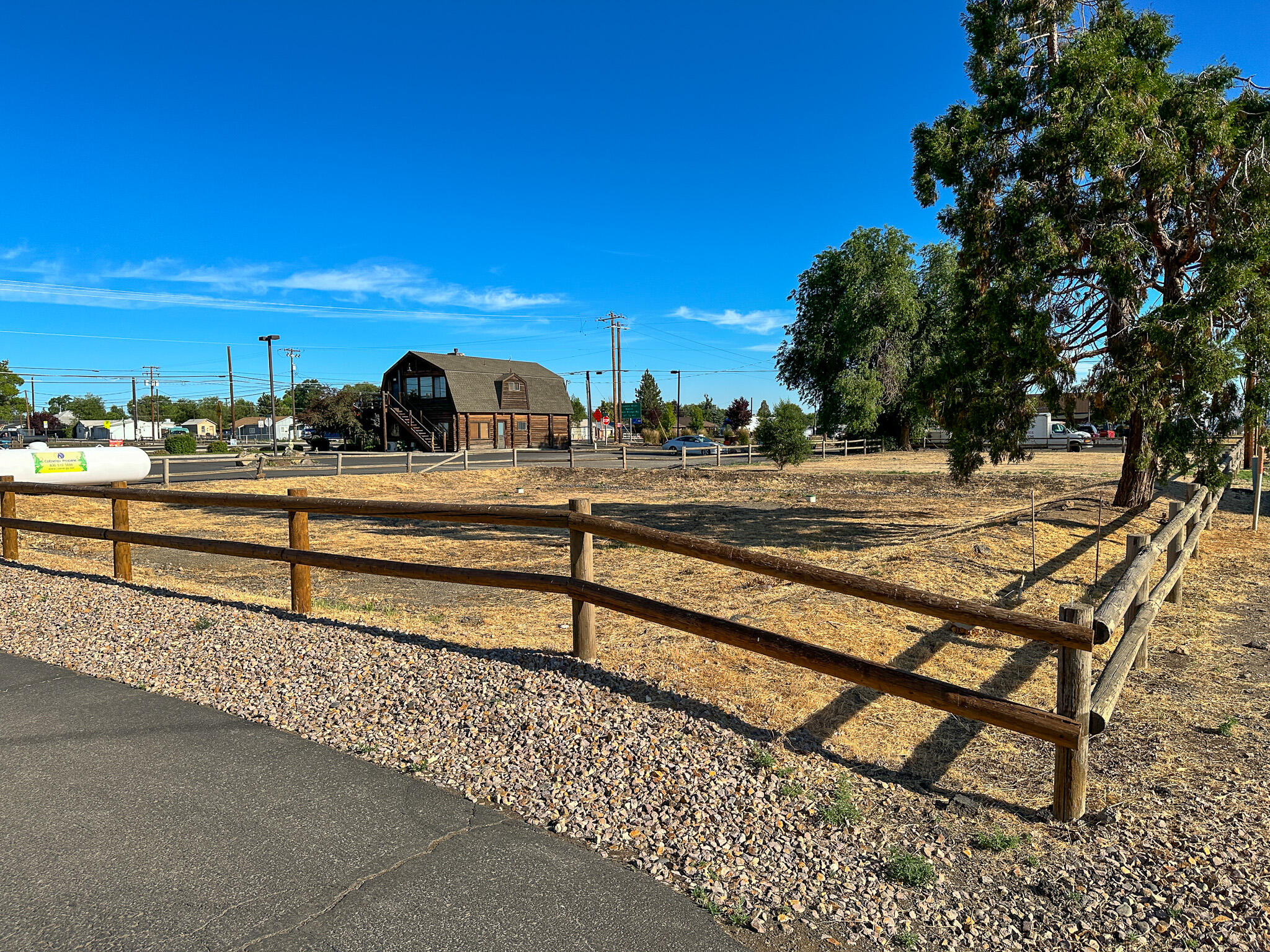 Hillman - Commercial Sale