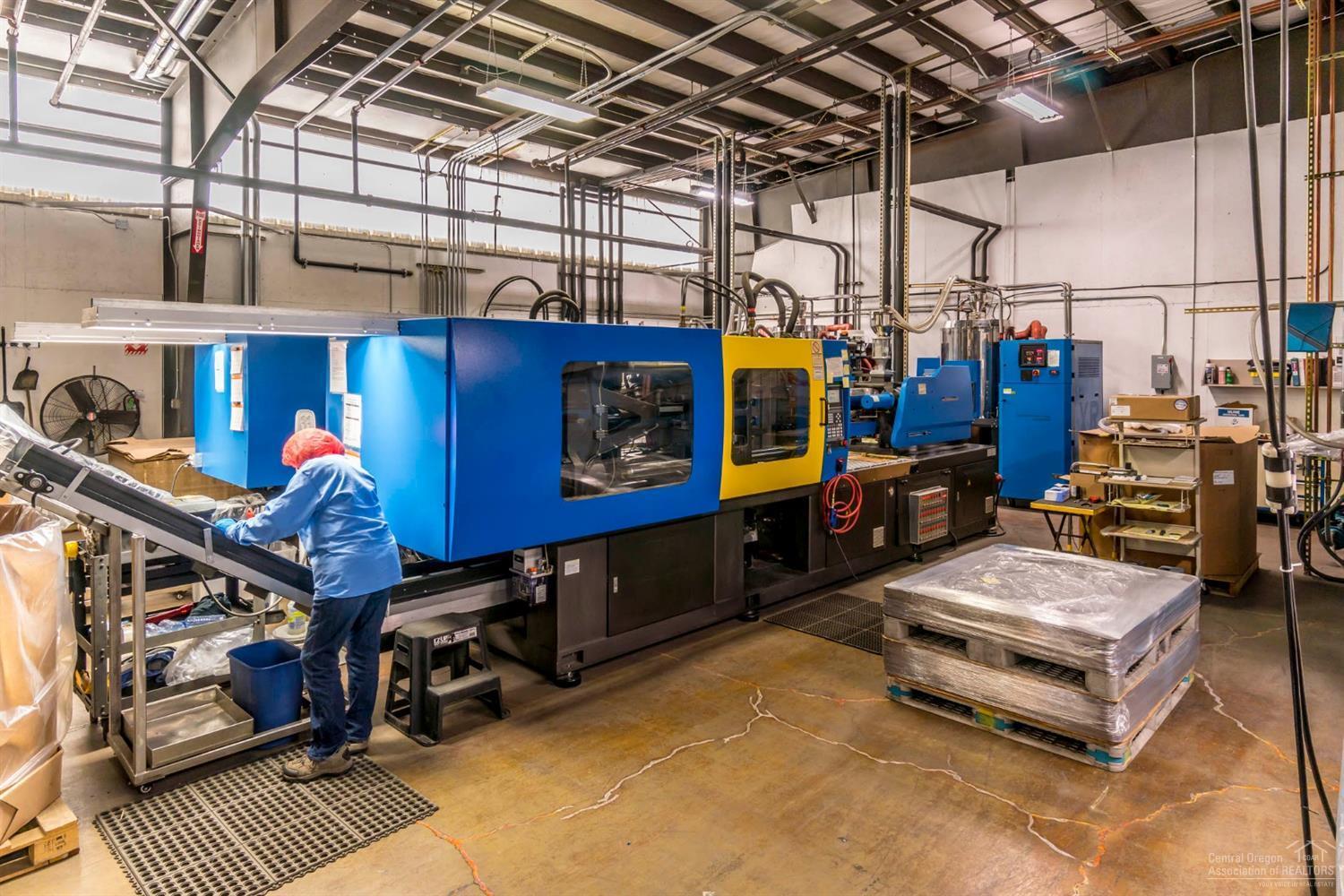 CLAJ - Commercial Sale