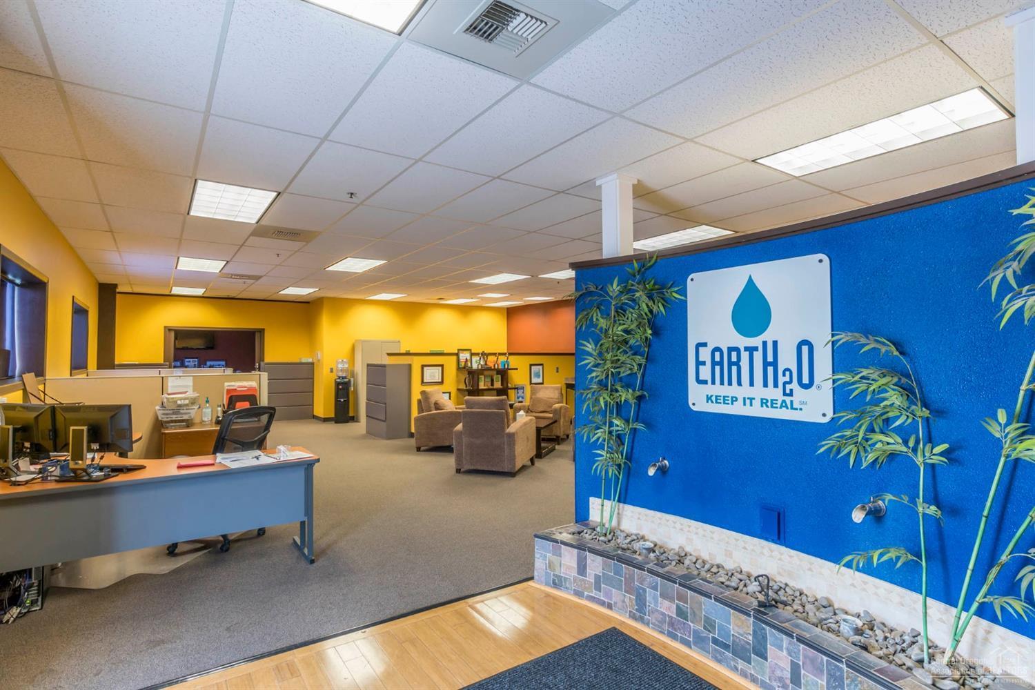 CLAJ - Commercial Sale