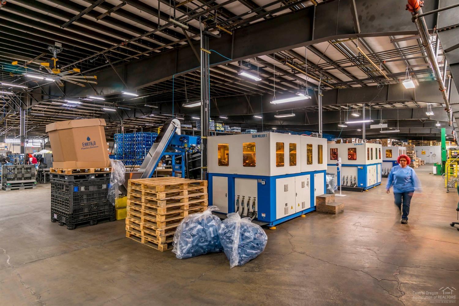 CLAJ - Commercial Sale