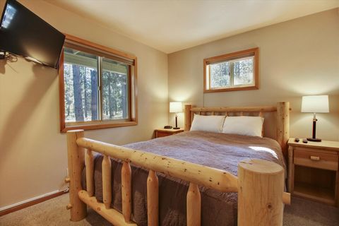 Tiny photo for 18074 E Butte Lane #20 E. Butte, Sunriver, OR 97707 (MLS # 220216658)