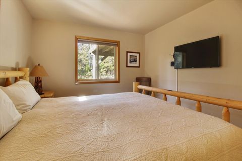 Tiny photo for 18074 E Butte Lane #20 E. Butte, Sunriver, OR 97707 (MLS # 220216658)