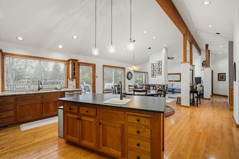 Tiny photo for 58101 Tournament Lane #18, Sunriver, OR 97707 (MLS # 220217312)