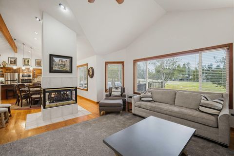 Tiny photo for 58101 Tournament Lane #18, Sunriver, OR 97707 (MLS # 220217312)
