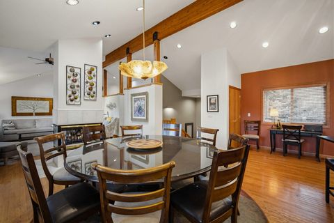 Tiny photo for 58101 Tournament Lane #18, Sunriver, OR 97707 (MLS # 220217312)