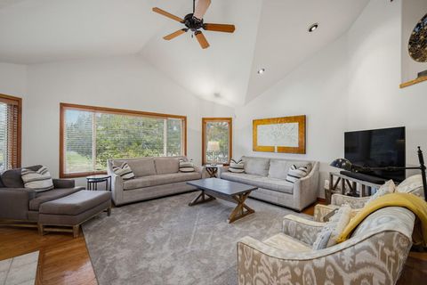 Tiny photo for 58101 Tournament Lane #18, Sunriver, OR 97707 (MLS # 220217312)