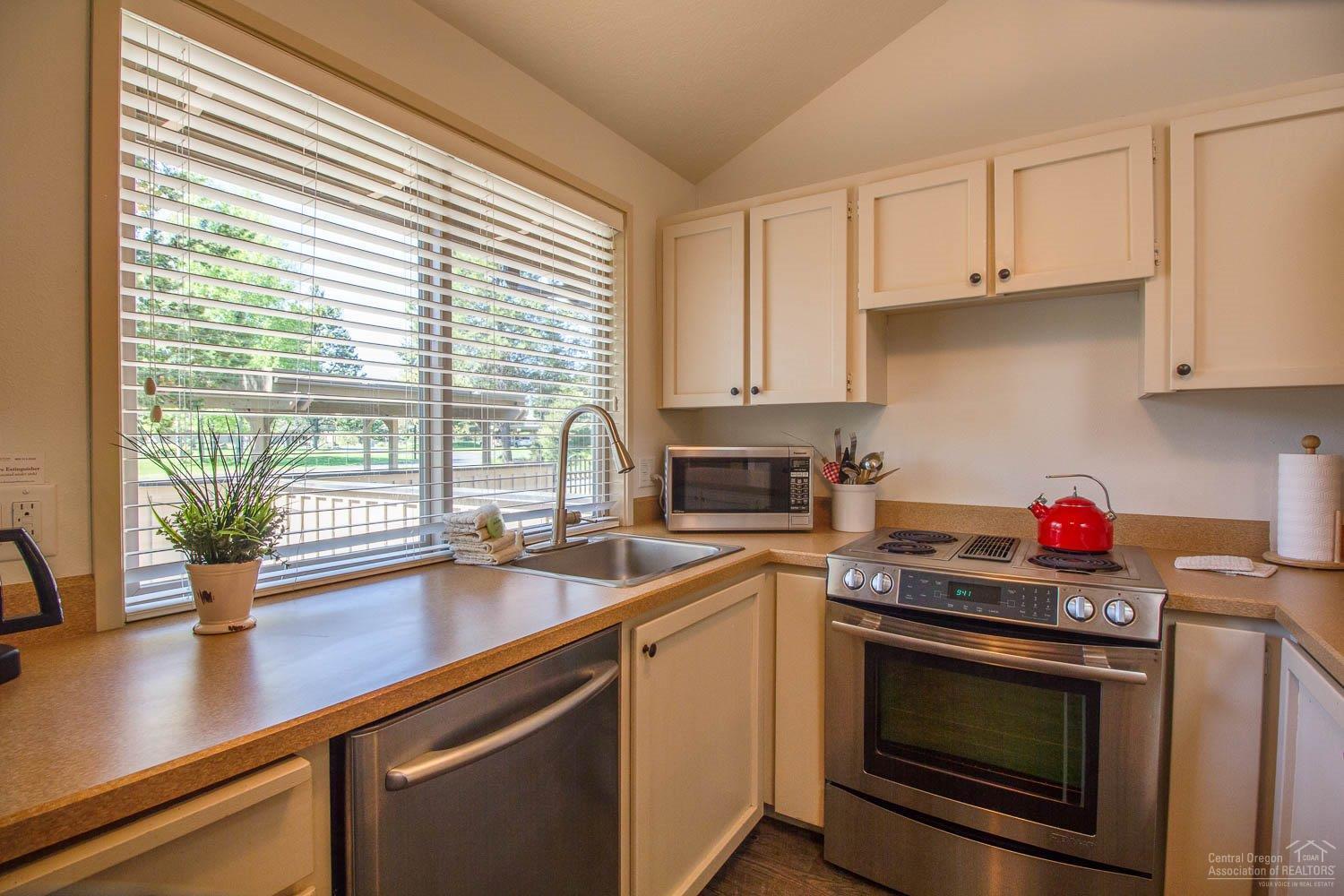 Quelah Condos - Residential