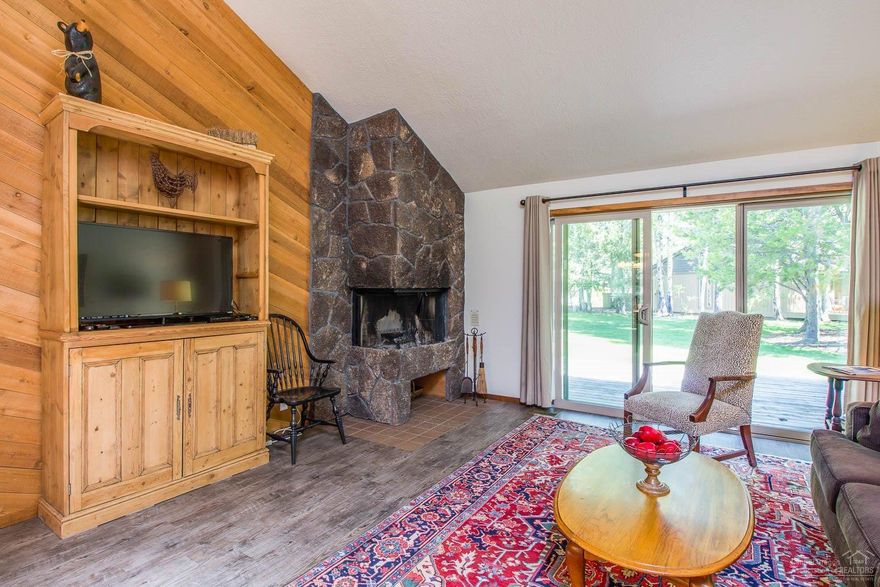 Great single level furnished Quelah condo in terrific condition! Features - vaulted great room ceiling, two master suites, nice deck area with a view corridor across the lawn towards Lake Aspen. The home interior has been well cared for and had a significant remodel in 2013 including upgraded kitchen appliances/counters and flooring. Quelah Condo location is quiet and affords easy access to the bike paths, the Nature Center, the observatory, the marina, the stables, SHARC and the Village.