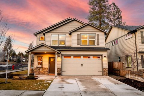 Photo of 1324 W Hill Avenue, Sisters, OR 97759 (MLS # 220213771)