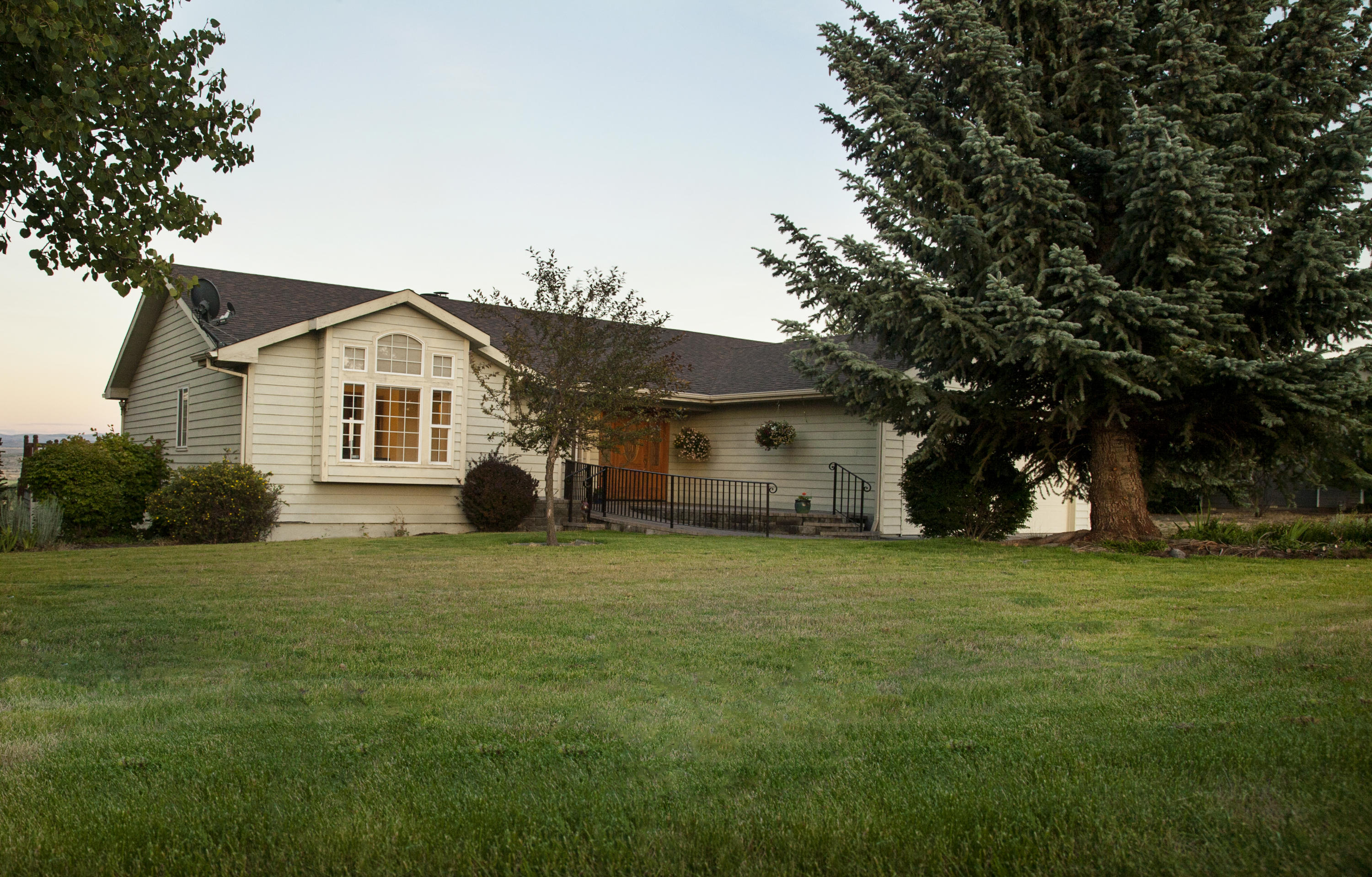 Country View Est - Residential