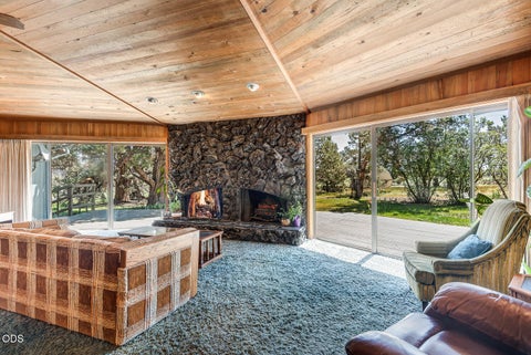 Tiny photo for 63510 Gentry Loop, Bend, OR 97701 (MLS # 220224418)