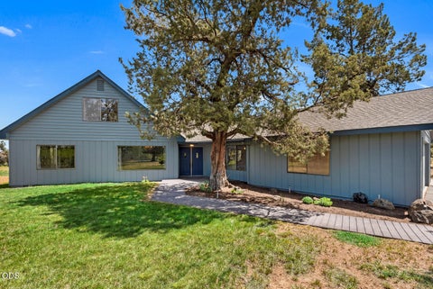 Tiny photo for 63510 Gentry Loop, Bend, OR 97701 (MLS # 220224418)