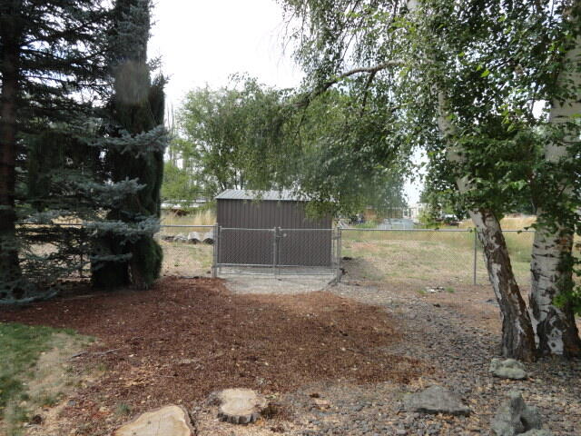 Mazama Gardens - Residential