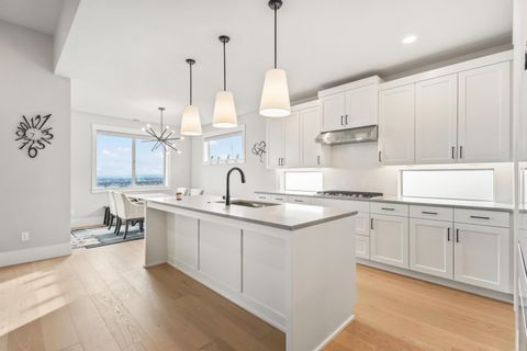 Tiny photo for 3038 NW Butte View Drive, Bend, OR 97703 (MLS # 220215613)