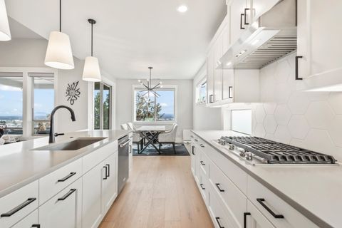 Tiny photo for 3038 NW Butte View Drive, Bend, OR 97703 (MLS # 220215613)