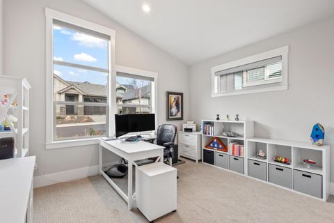 Tiny photo for 3038 NW Butte View Drive, Bend, OR 97703 (MLS # 220215613)