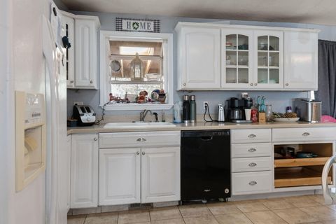 Tiny photo for 11198 NW Morrow Avenue, Prineville, OR 97754 (MLS # 220212992)