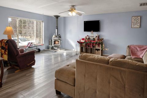 Tiny photo for 11198 NW Morrow Avenue, Prineville, OR 97754 (MLS # 220212992)