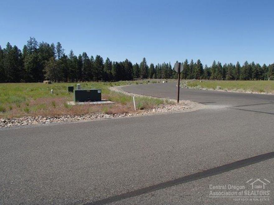 Mixed use light industrial/manufacturing/live work. Brilliant mountain views, adjacent to new post office, walk to town, part of mixed use master plan.