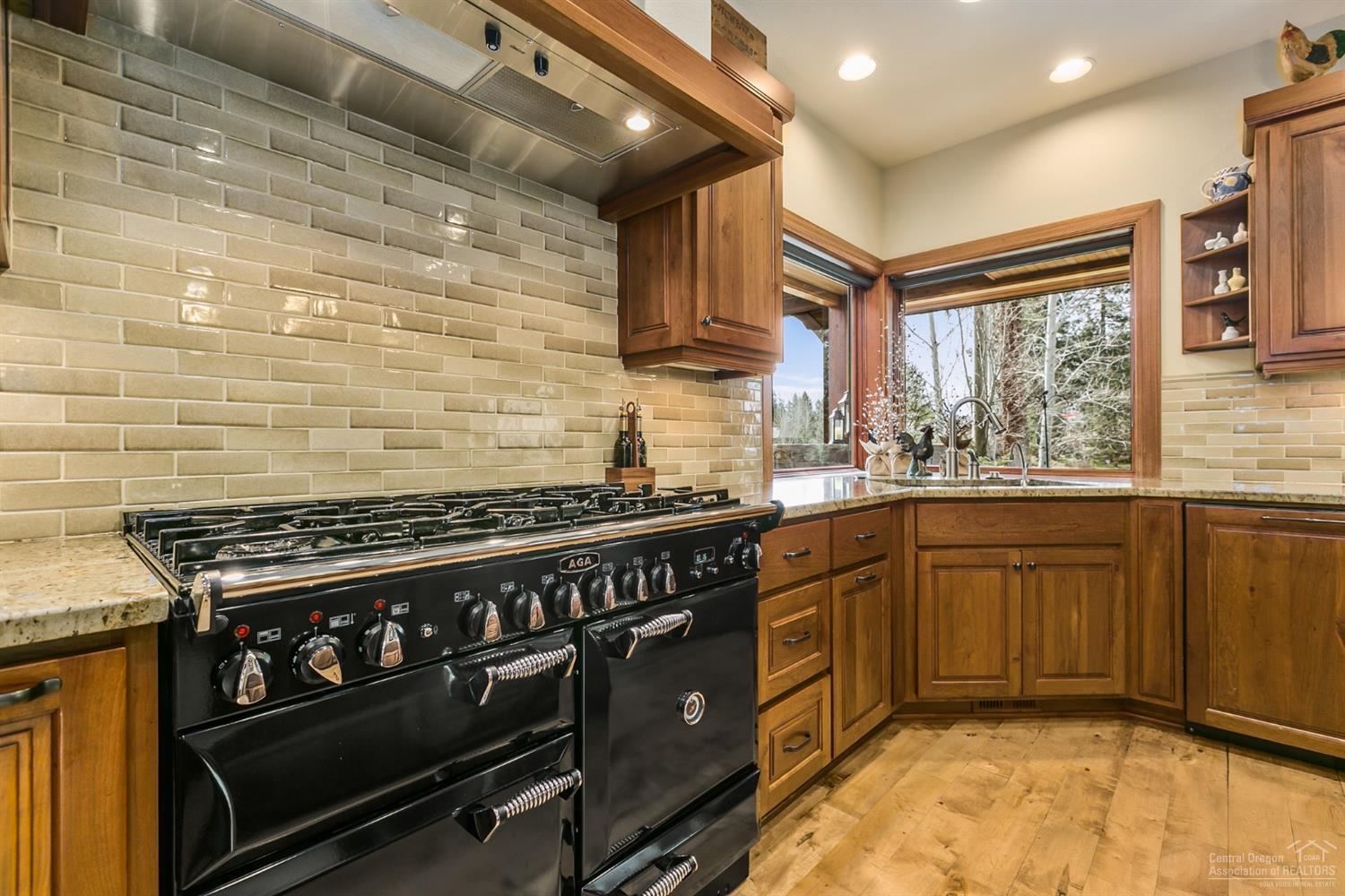 Broken Top - Residential