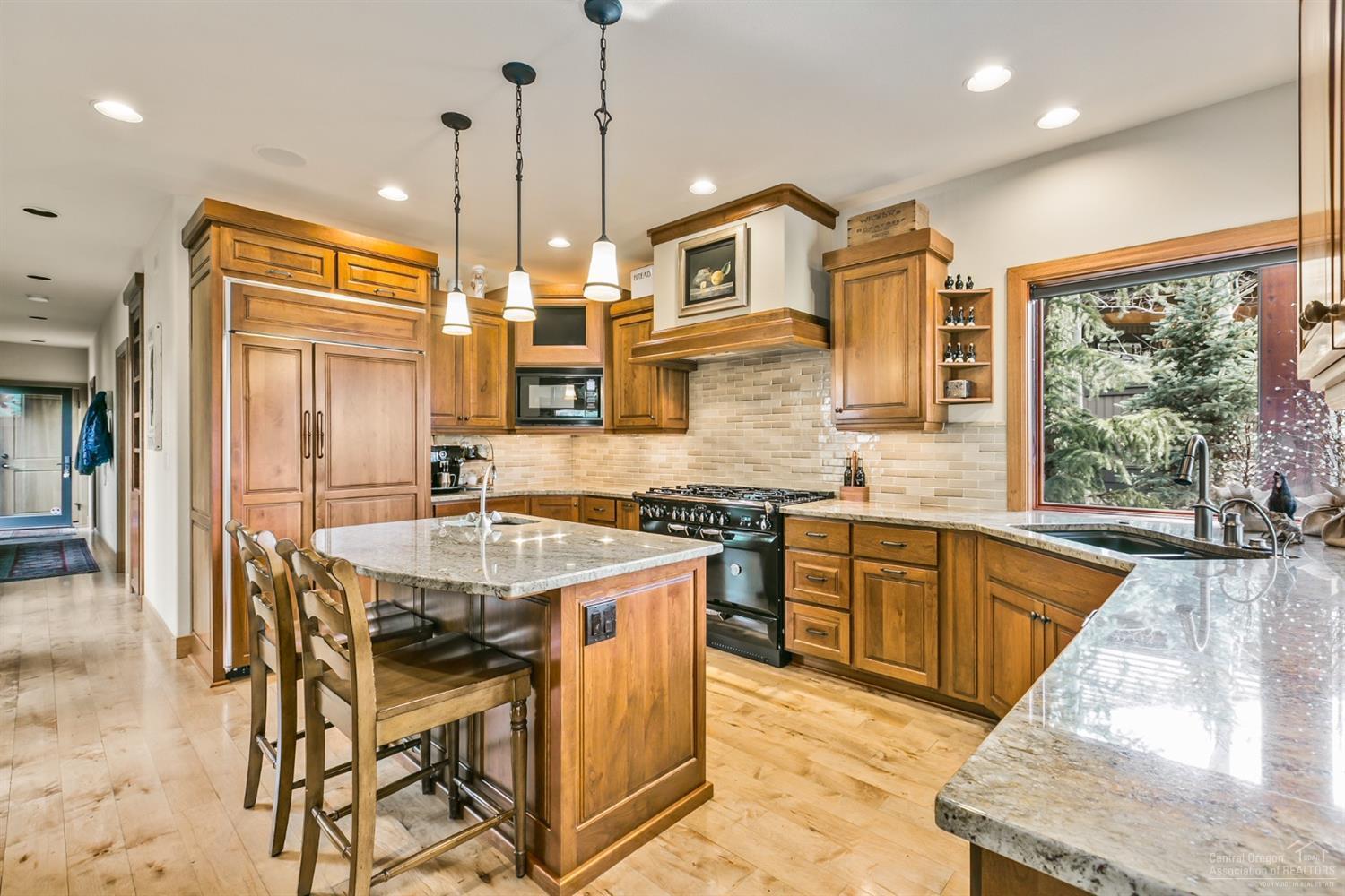 Broken Top - Residential