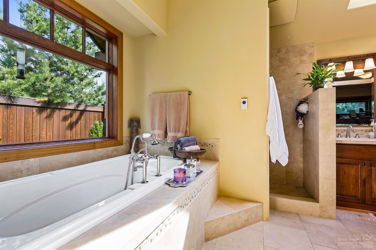 Broken Top - Residential