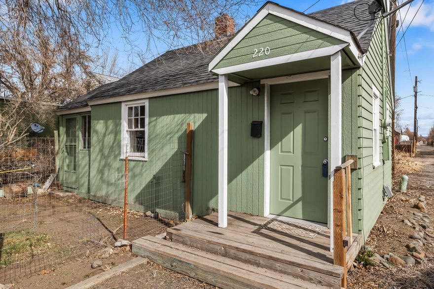 Come check out this charming cottage in the heart of Prineville. This has been a very successful rental for many years. Property has had some updates over the years including laminate flooring, roof, exterior paint, and water heater. Inside was just freshly painted and is ready for its new owner. 
Across the street from Davidson baseball fields in close proximity to the courthouse, parks, and restaurants. Don't miss this opportunity to purchase an affordable home in Prineville.