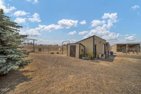 Tiny photo for 998 NE Brown Drive, Madras, OR 97741 (MLS # 220226274)