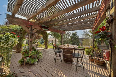 Tiny photo for 998 NE Brown Drive, Madras, OR 97741 (MLS # 220226274)