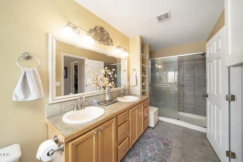 Tiny photo for 998 NE Brown Drive, Madras, OR 97741 (MLS # 220226274)