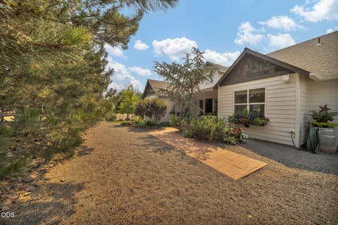 Tiny photo for 998 NE Brown Drive, Madras, OR 97741 (MLS # 220226274)