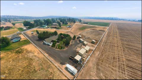 Tiny photo for 998 NE Brown Drive, Madras, OR 97741 (MLS # 220226274)
