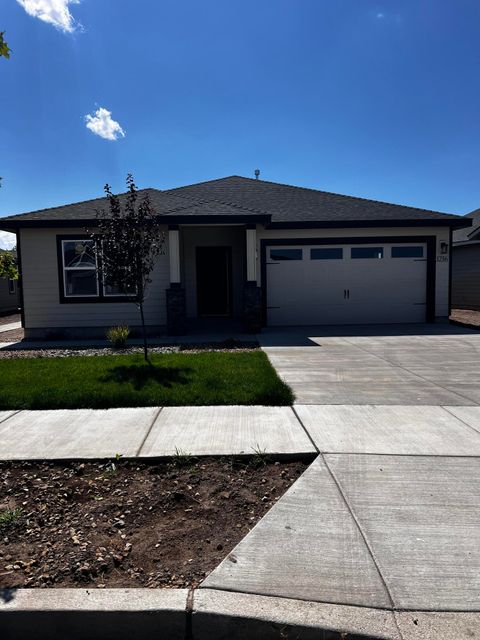 Photo of 3236 NW Dogwood Avenue #Lot 27, Redmond, OR 97756 (MLS # 220215093)