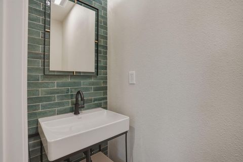 Tiny photo for 61807 Fall Creek Loop, Bend, OR 97702 (MLS # 220219478)