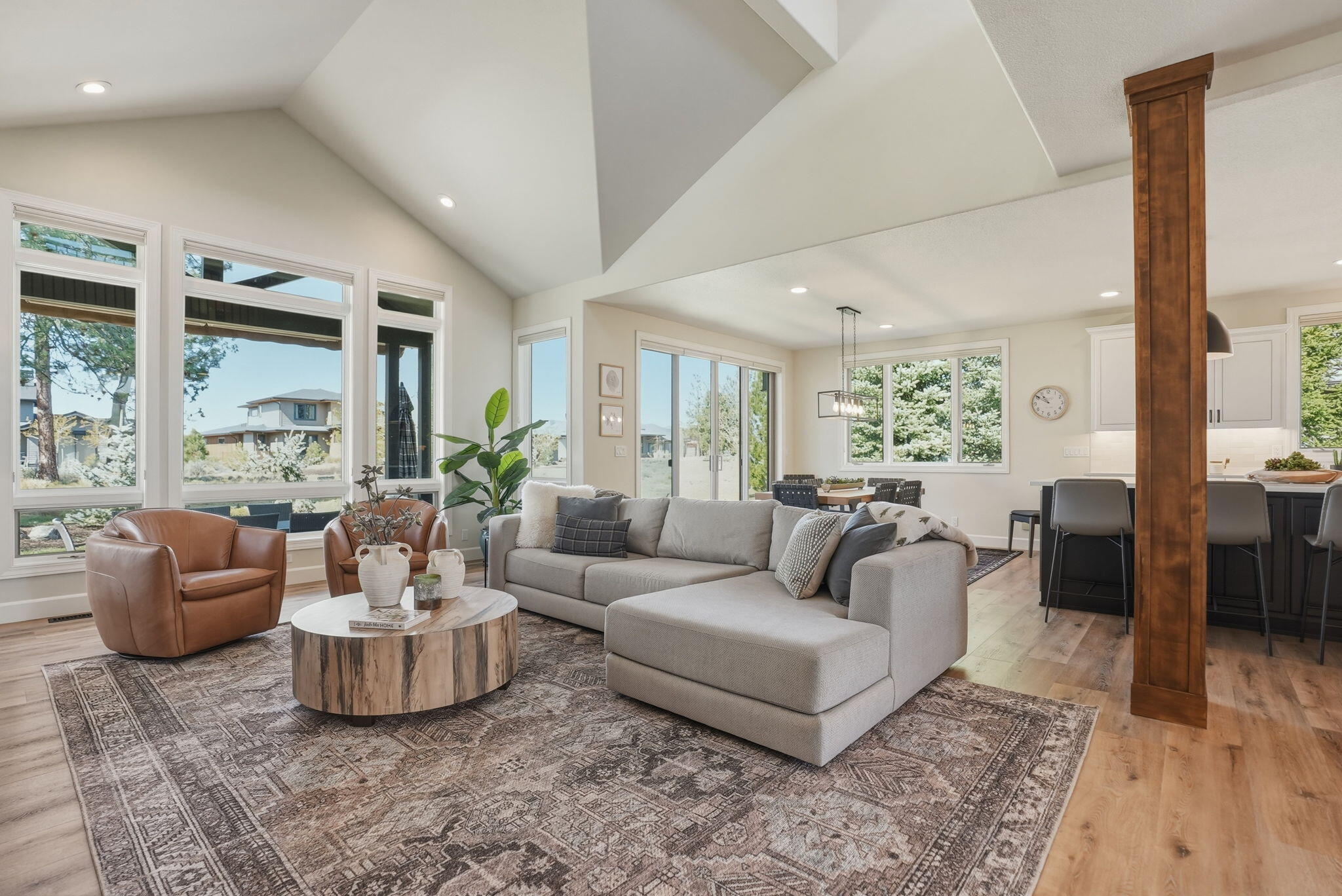 61807 Fall Creek Loop