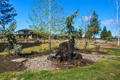 Tiny photo for 61807 Fall Creek Loop, Bend, OR 97702 (MLS # 220219478)