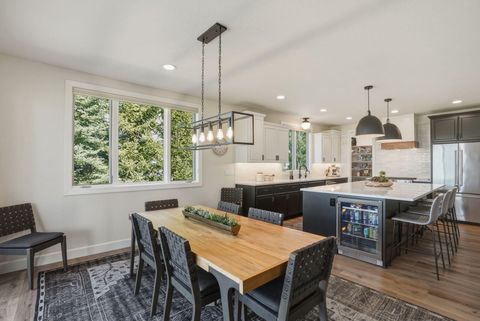 Tiny photo for 61807 Fall Creek Loop, Bend, OR 97702 (MLS # 220219478)