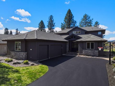 Tiny photo for 61807 Fall Creek Loop, Bend, OR 97702 (MLS # 220219478)