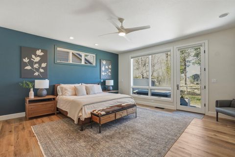 Tiny photo for 61807 Fall Creek Loop, Bend, OR 97702 (MLS # 220219478)