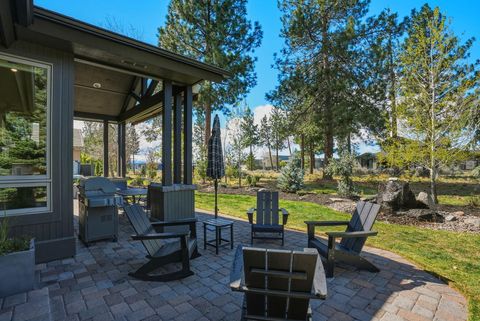 Tiny photo for 61807 Fall Creek Loop, Bend, OR 97702 (MLS # 220219478)